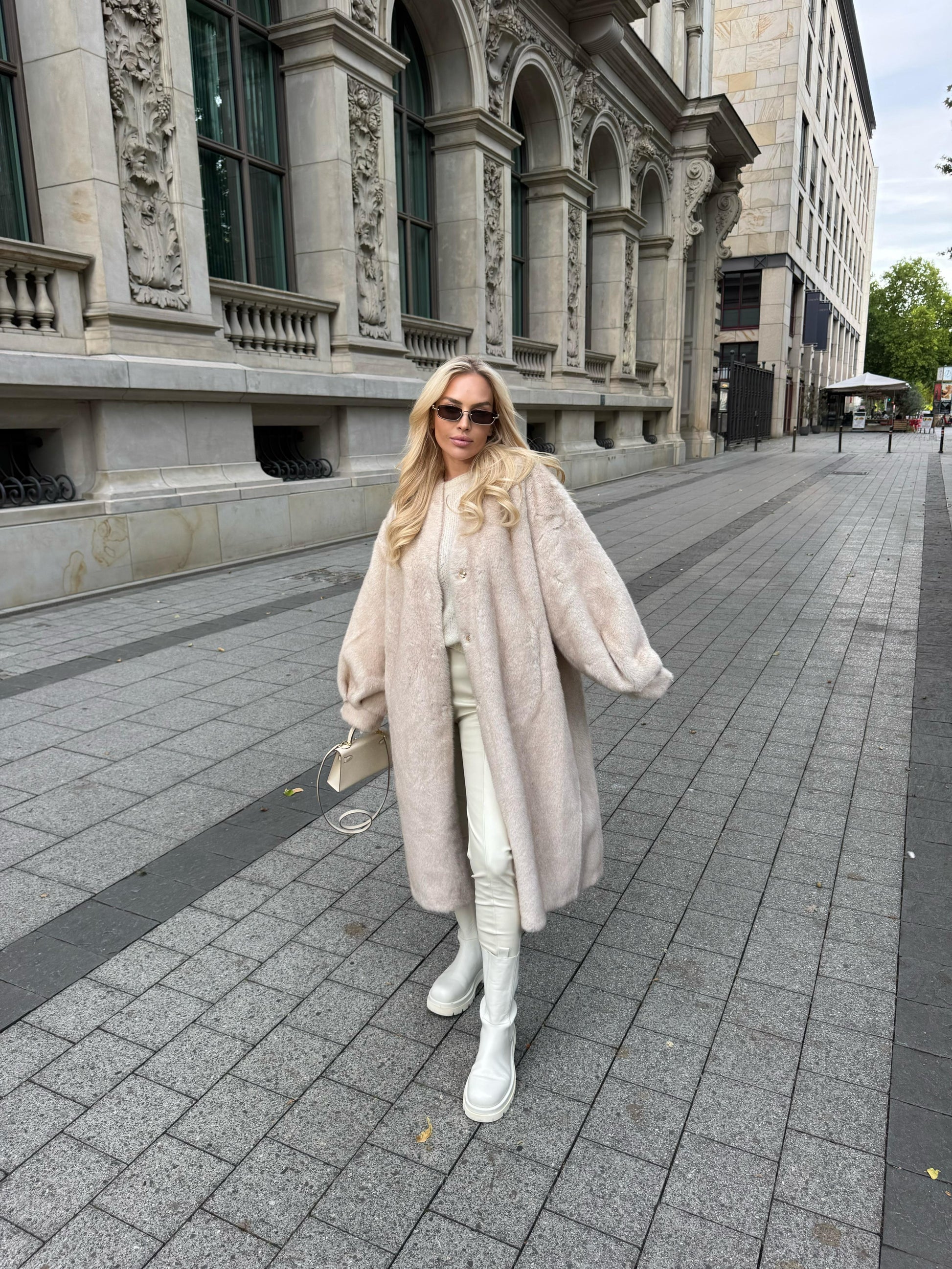 Claire Coat”