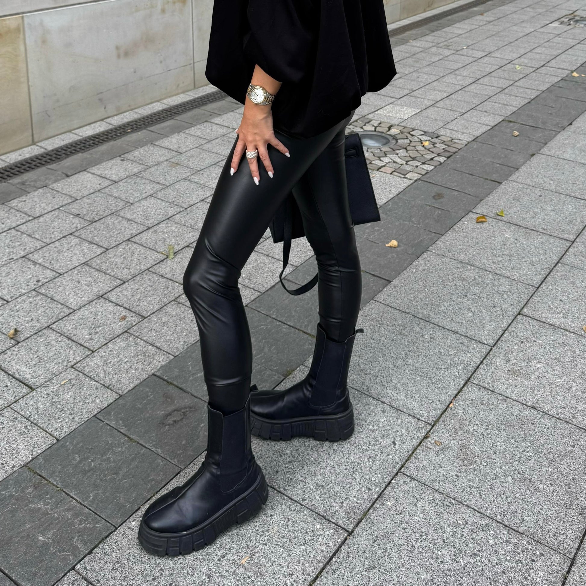Nox Velvet Leggings