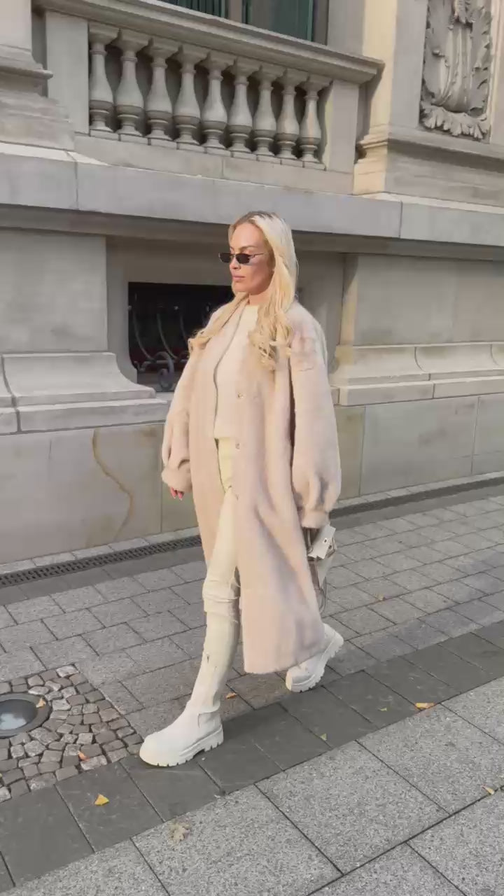Claire Coat”